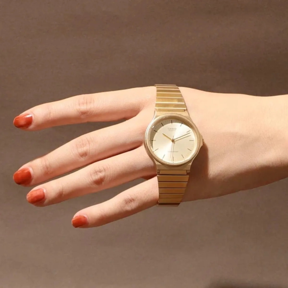 Reloj Pulsera Casio Mq-24 Dorado Correa Acero Inoxidable