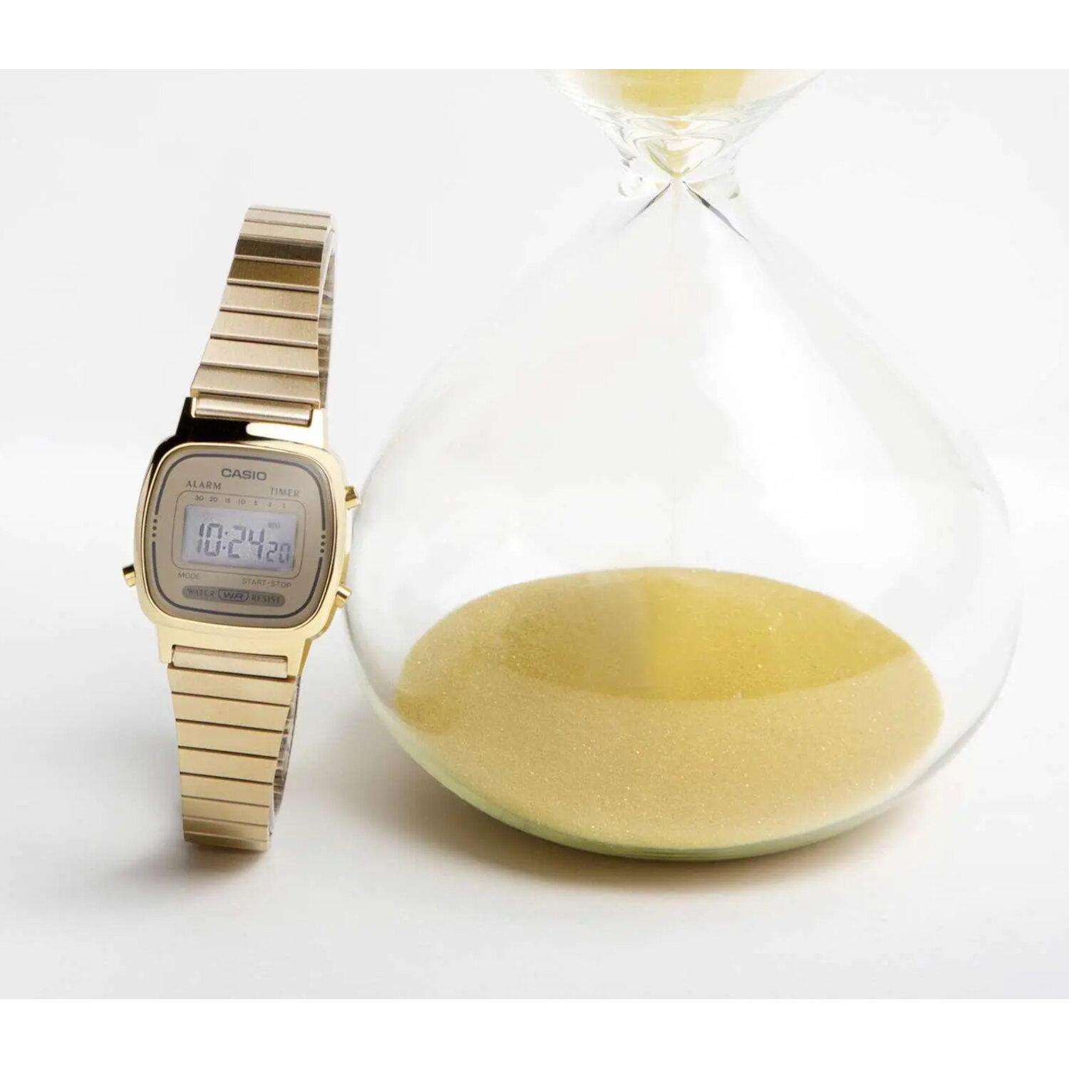 Reloj Digital Casio La670wga-9 Retro Clasico Color Dorado