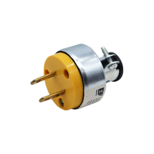 Clavija Uso Rudo Base Metálica Con Tierra Industrial Cnx