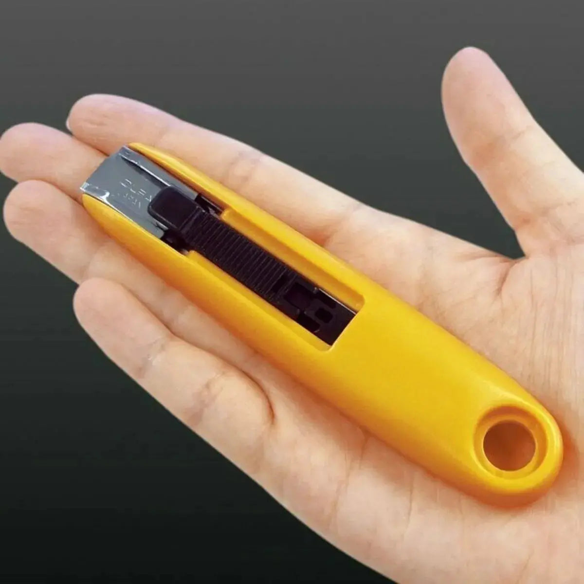Cutter CORTADOR DE SEGURIDAD AUTO REPLEGABLE 220x80x17,6  43.40g Olfa - Olfa - detalle