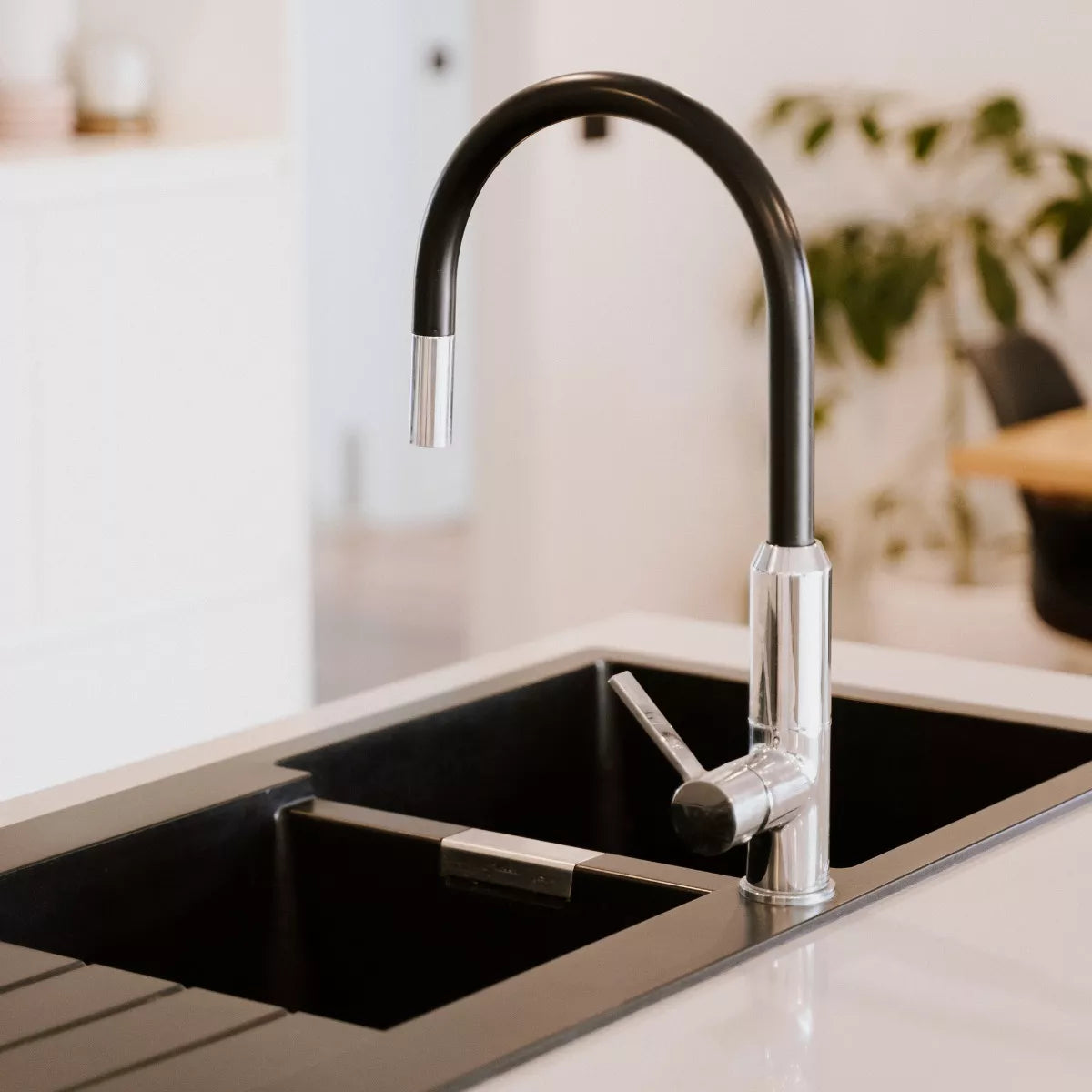 Llave Monomando Snake Cromo Fregadero Negro Cuello Flexible