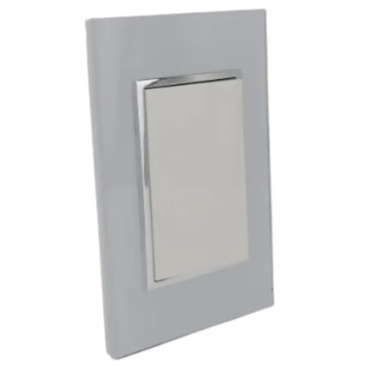 12pz Placa Sanelec Línea Venecia Blanco con Apagador Sencillo 127V - Sanelec - empaque