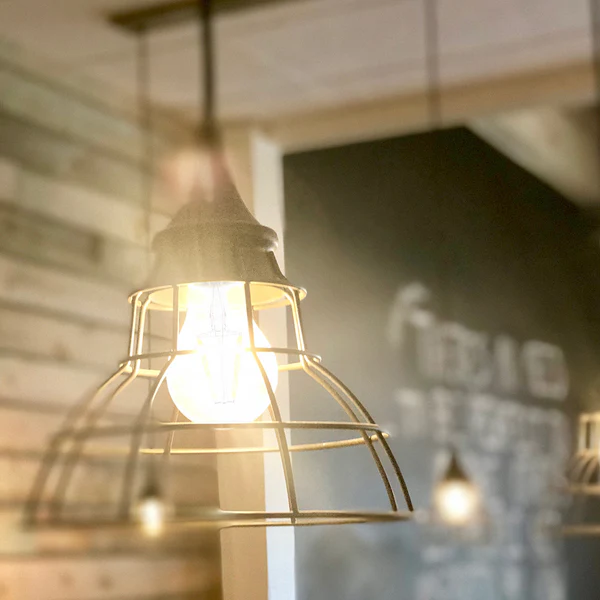 Foco LED filamentos A19 8W luz calida Aksi