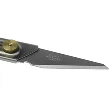 Cuchillo artesanal de alta resistencia, con una hoja de acero inoxidable Olfa - Olfa