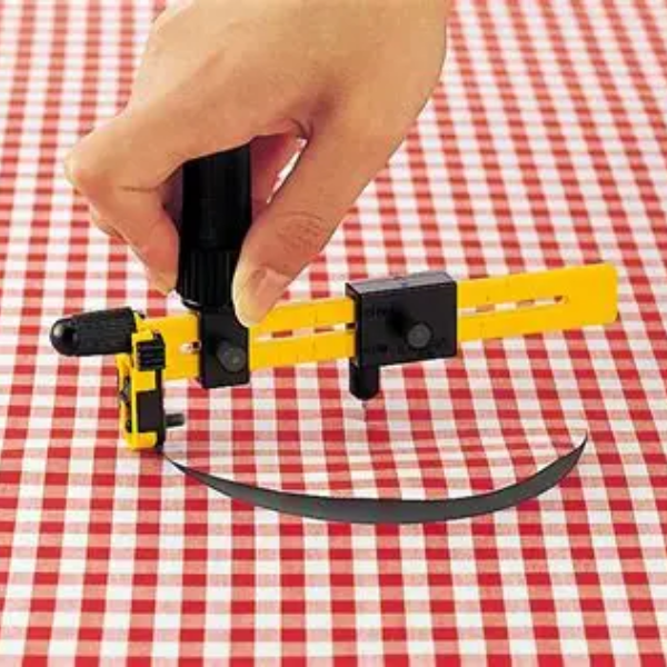 CORTADOR COMPAS DE 4 A 22 DE DIAMETRO 83g Olfa