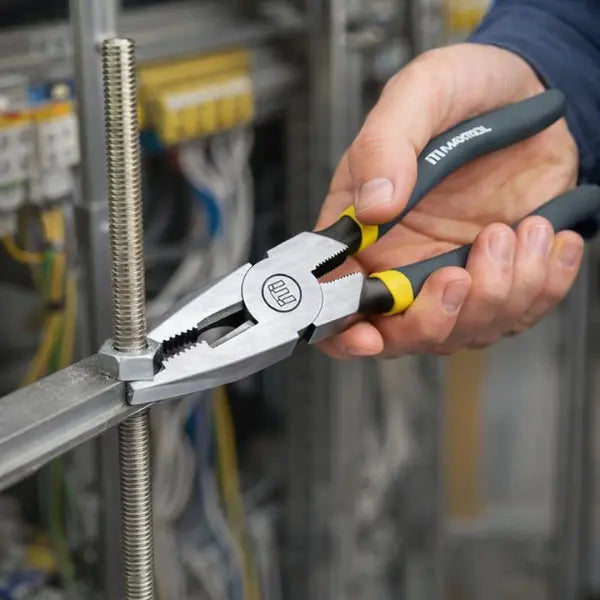 Pinza de electricista ligera de 8" Aksi - Aksi - vista lateral